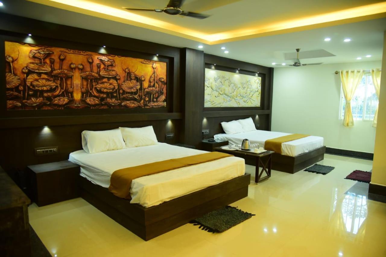 Vaishnavi Residency Tiptur Hotel Tarikere ภายนอก รูปภาพ